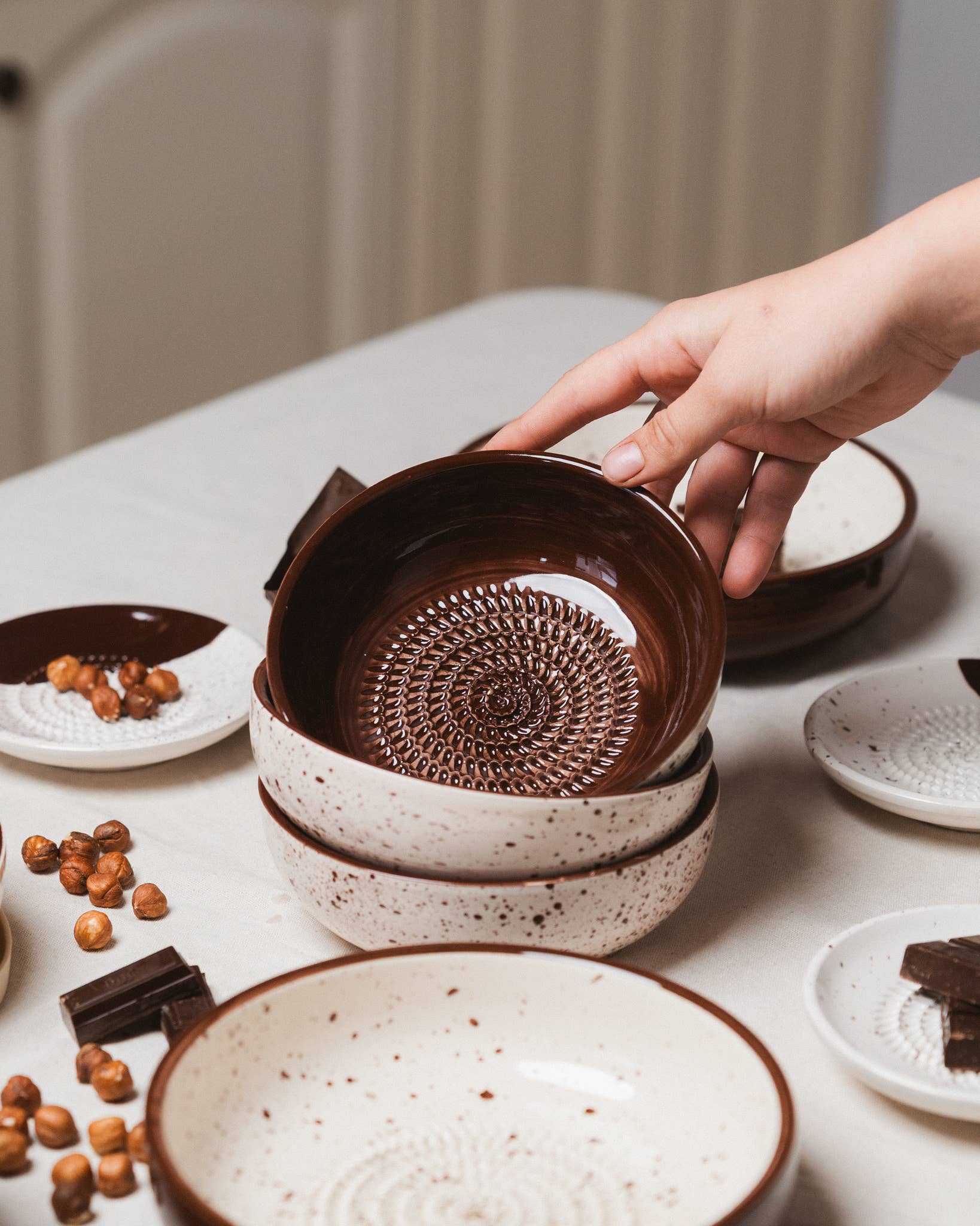 Keramický talířek na strouhání - Střední - Brownie
