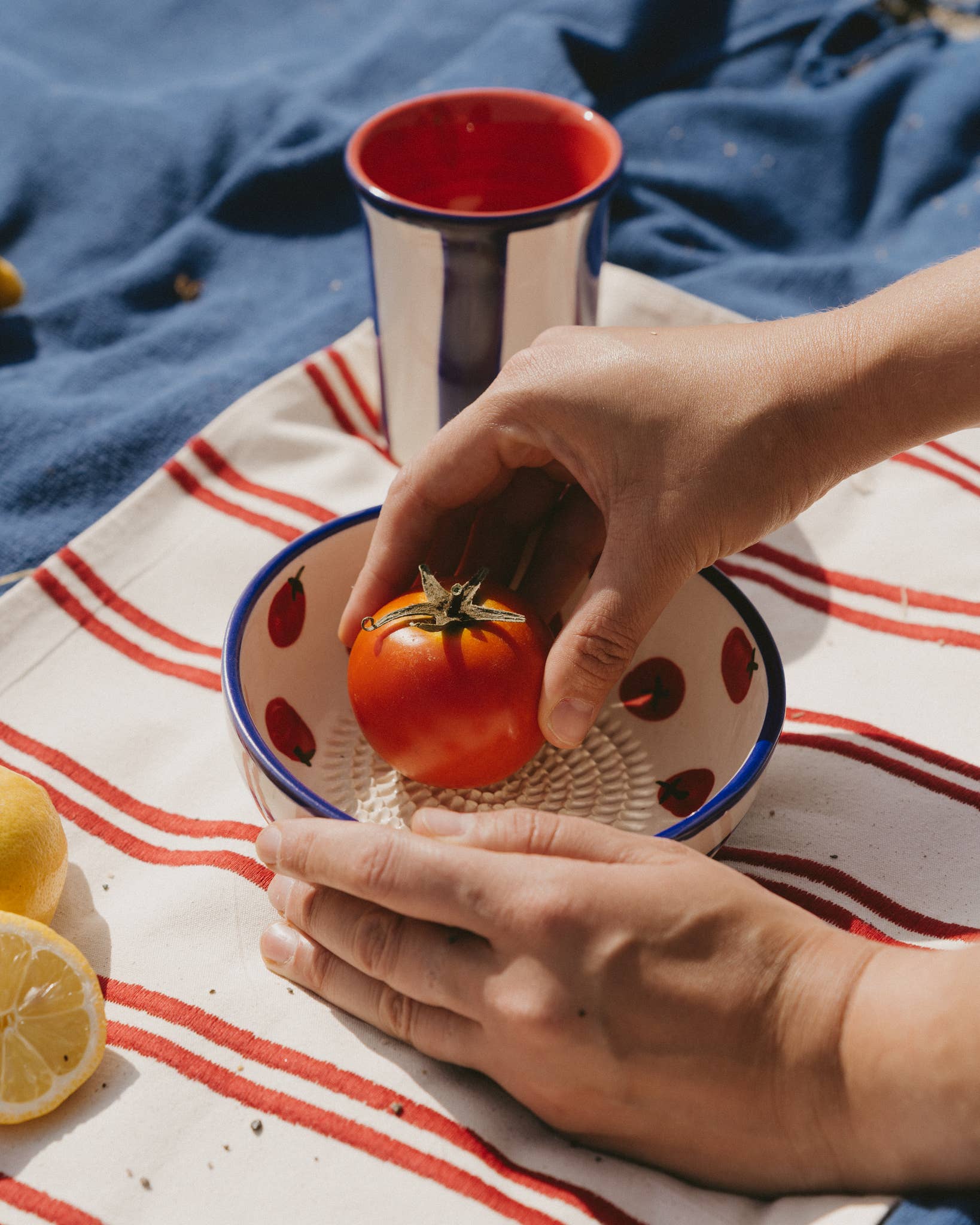 Keramický talířek na strouhání - Střední - Pomodoro